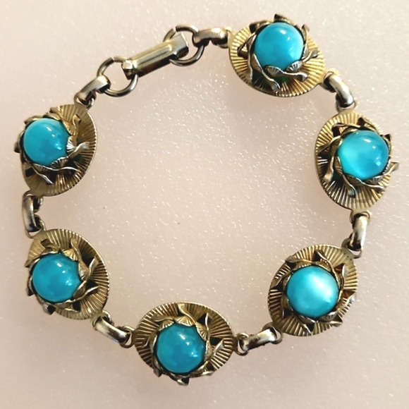 Vintage Jewelry - Teal, blue Moonglow Thermoset stones set gold tone link bracelet VINTAGE